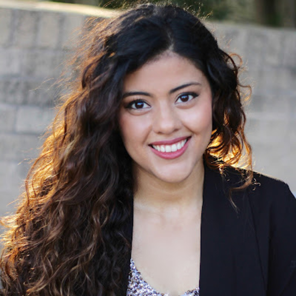 Meet your Posher, Mayra j